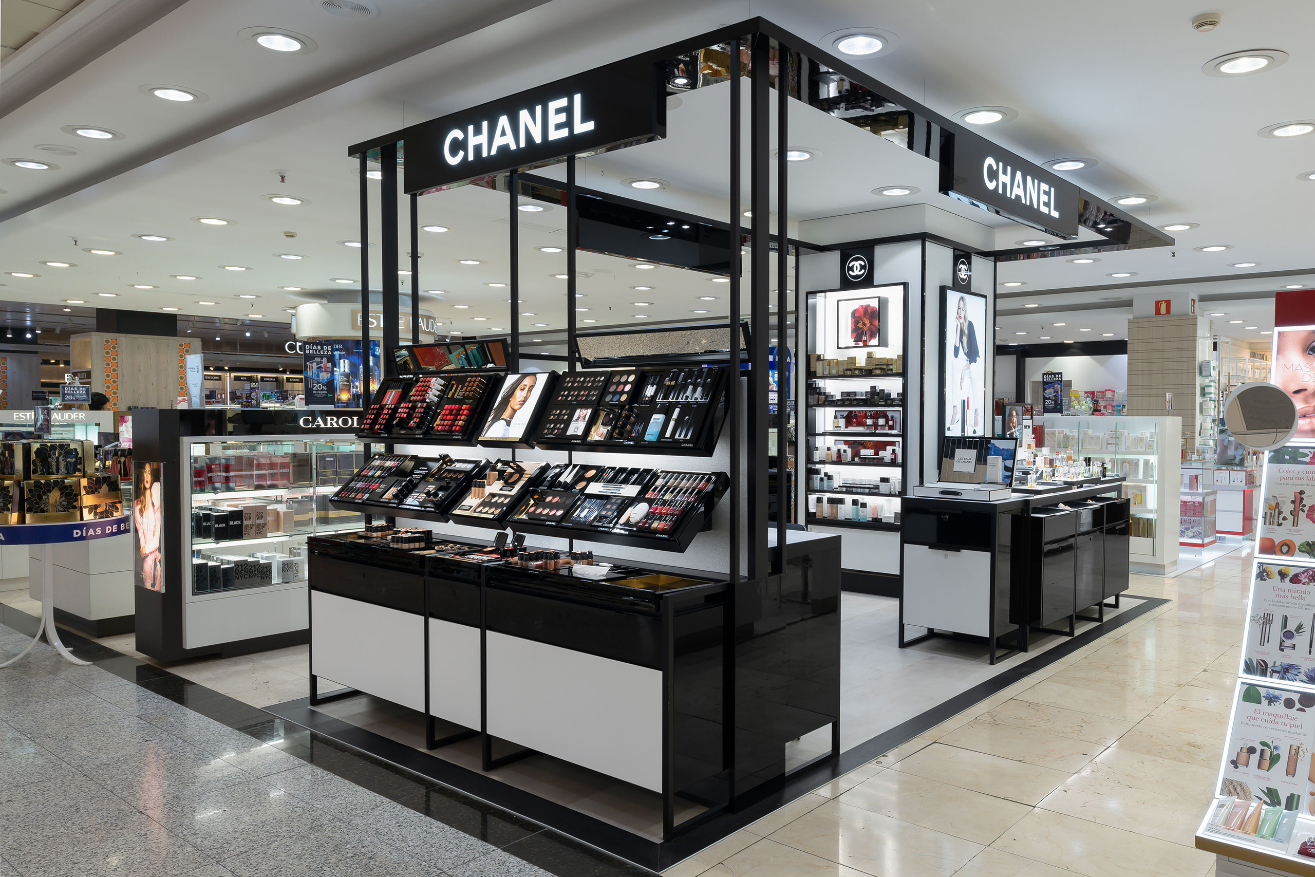 Chanel store at El Corte Inglés Siete Palmas
