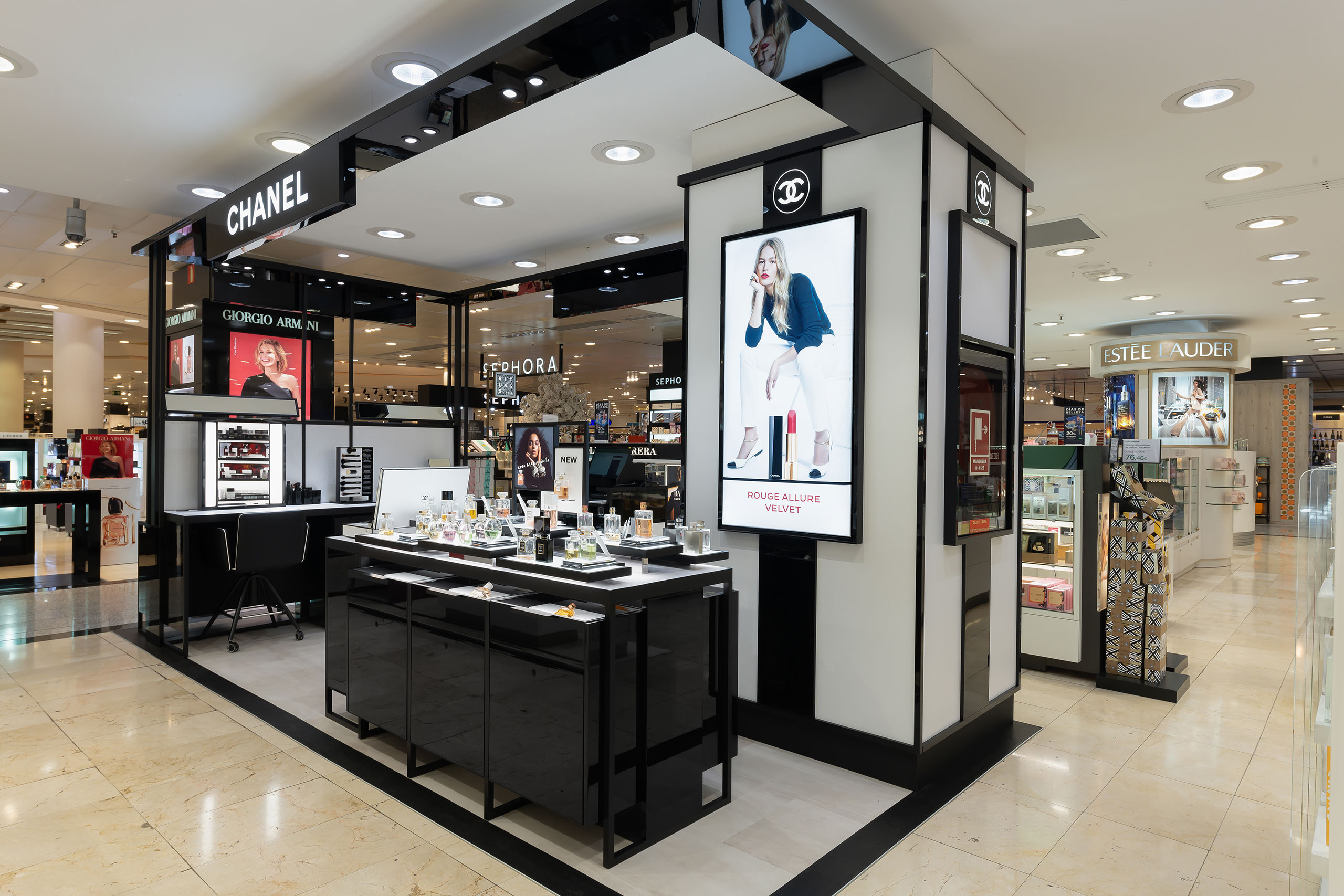 Chanel store at El Corte Inglés Siete Palmas